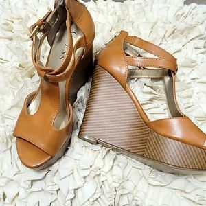 Guess platform heels Light brown 6.5